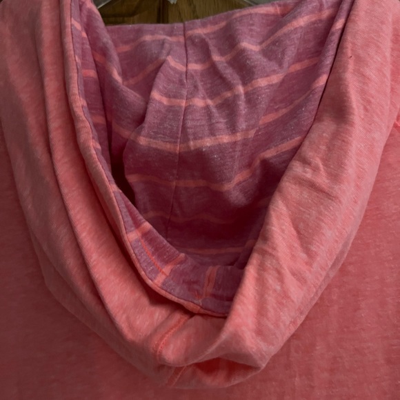 New Semi Fitted Under Armour Full Zip Athletic Jacket - Picture 4 of 6